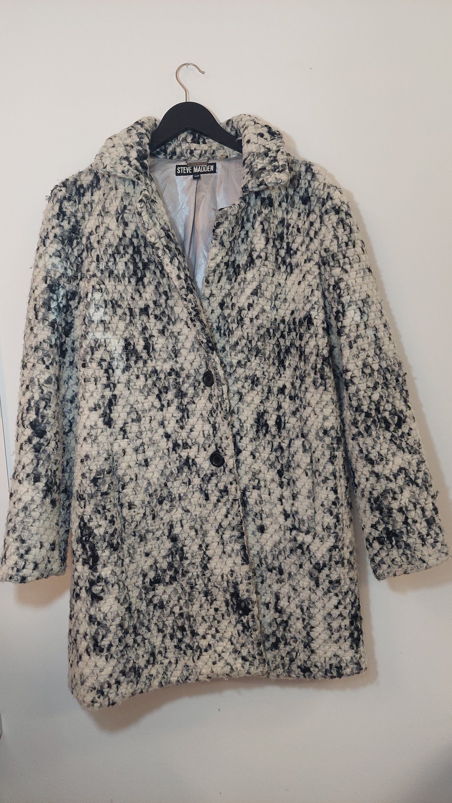 Steve Madenn, Coat