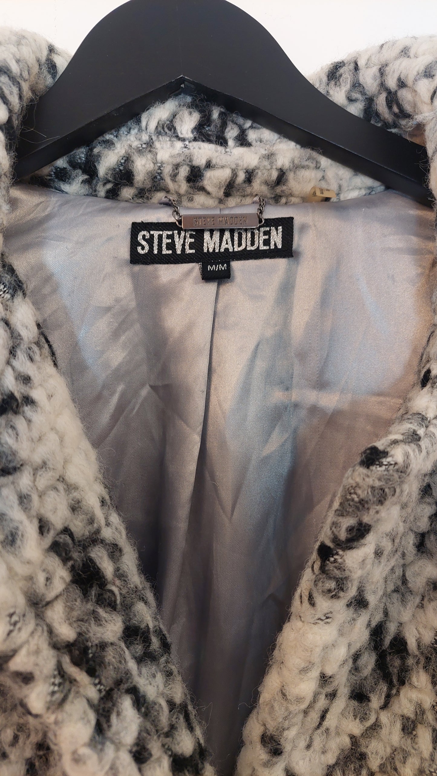 Steve Madenn, Coat