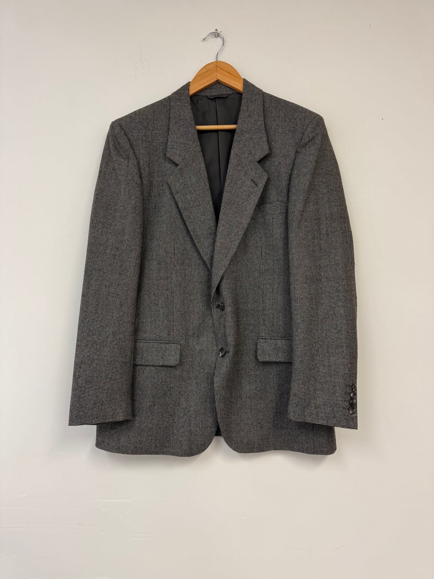 Bay Club Houndstooth Patterned Suit