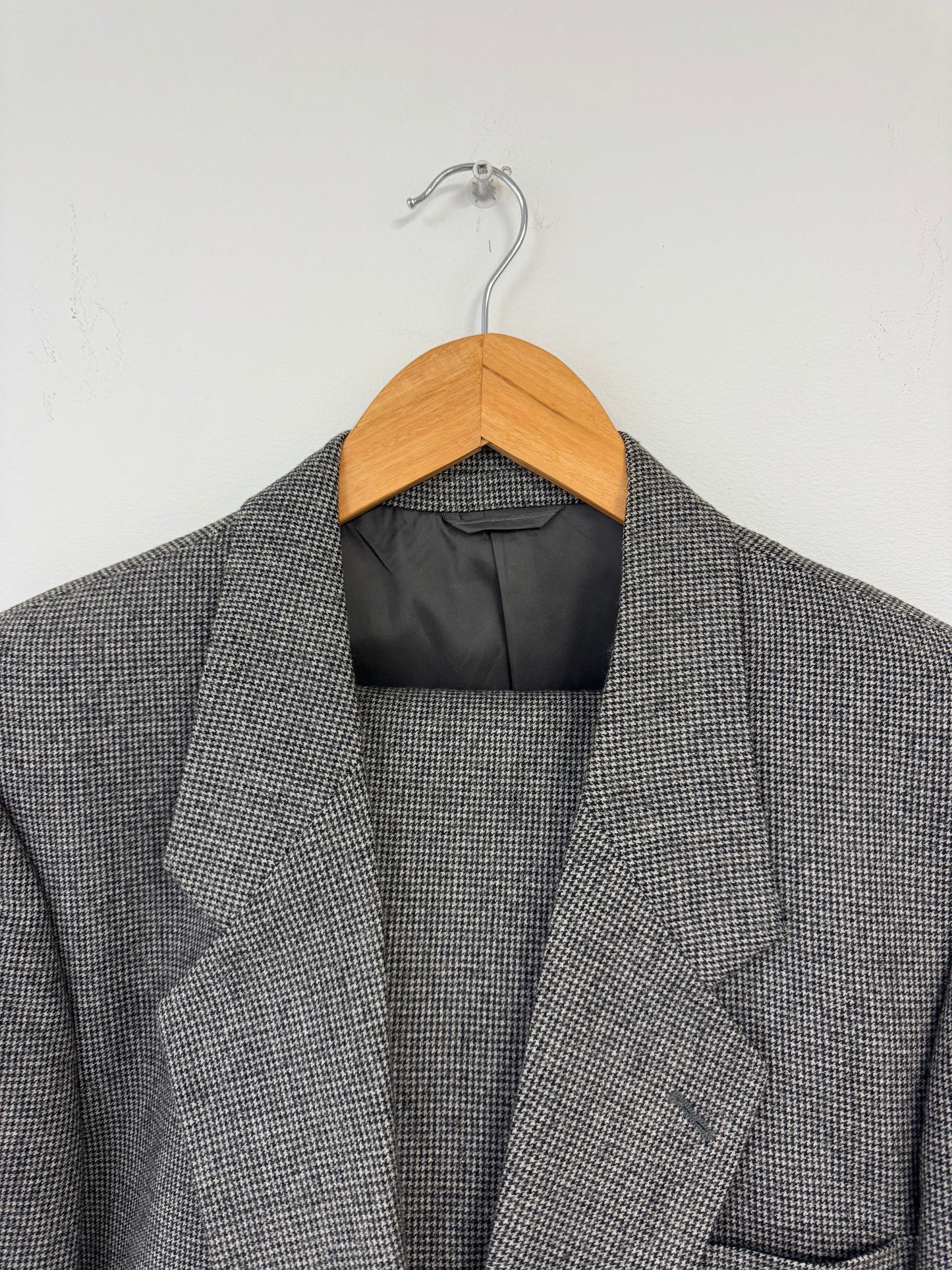 Bay Club Houndstooth Patterned Suit