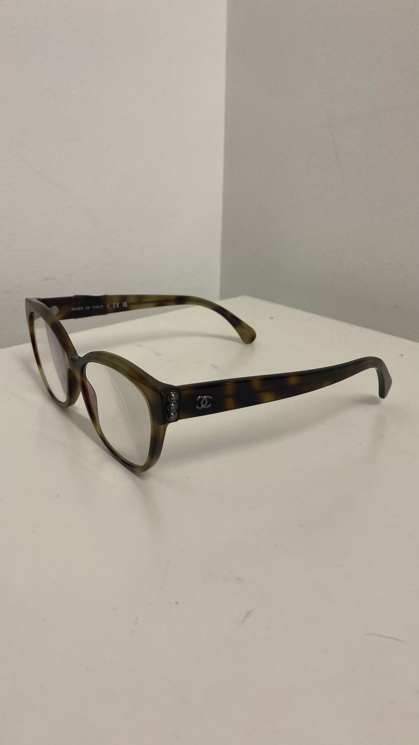 Tortoise Shell Glasses and Case