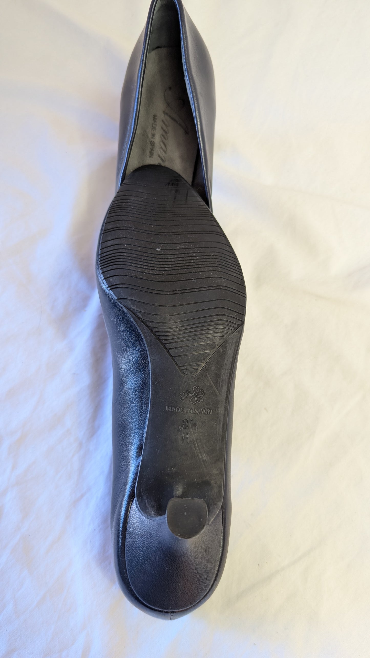 Amante Black Leather Kitten Heel Pumps Size 8.5 M