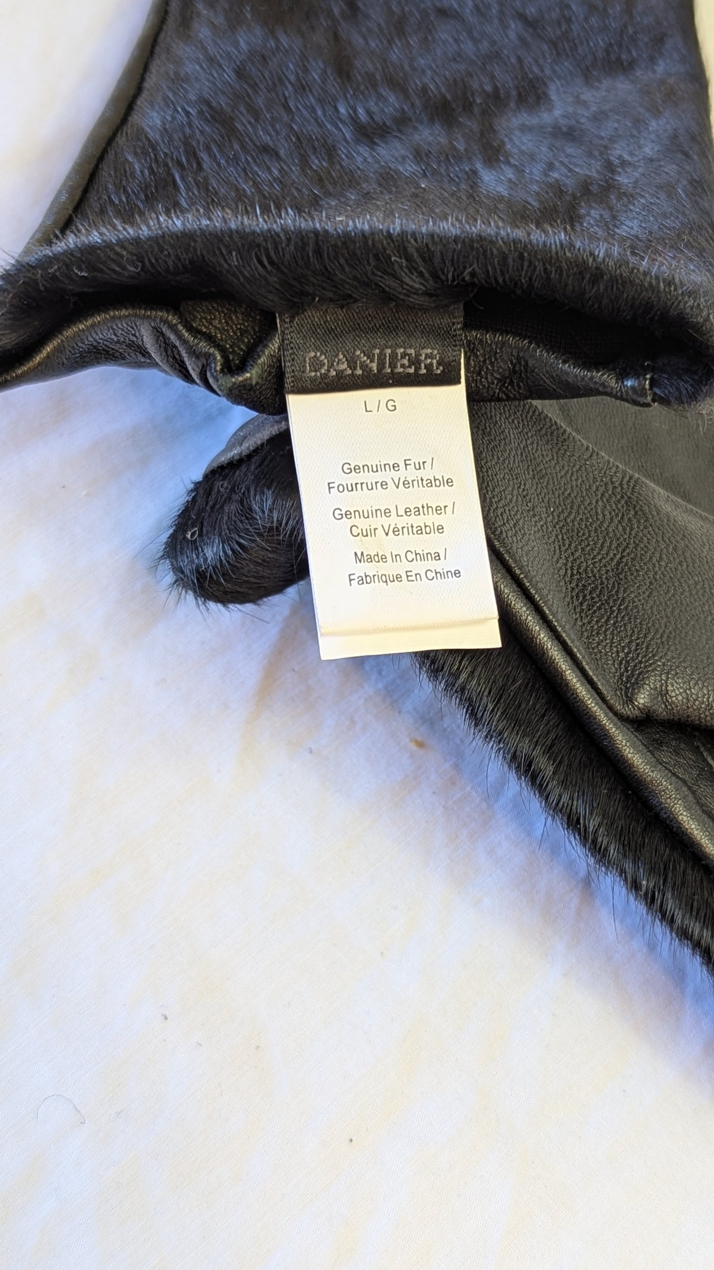 Danier Black Genuine Fur Leather Gloves L/G