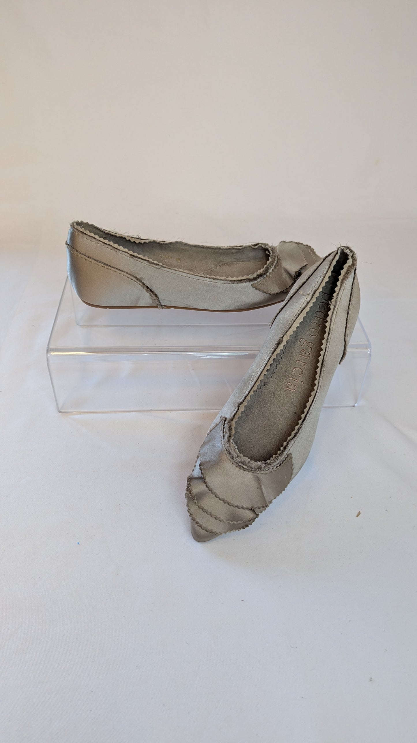 Pedro Garcia Pointed Toe Ruffle Flats Size 38