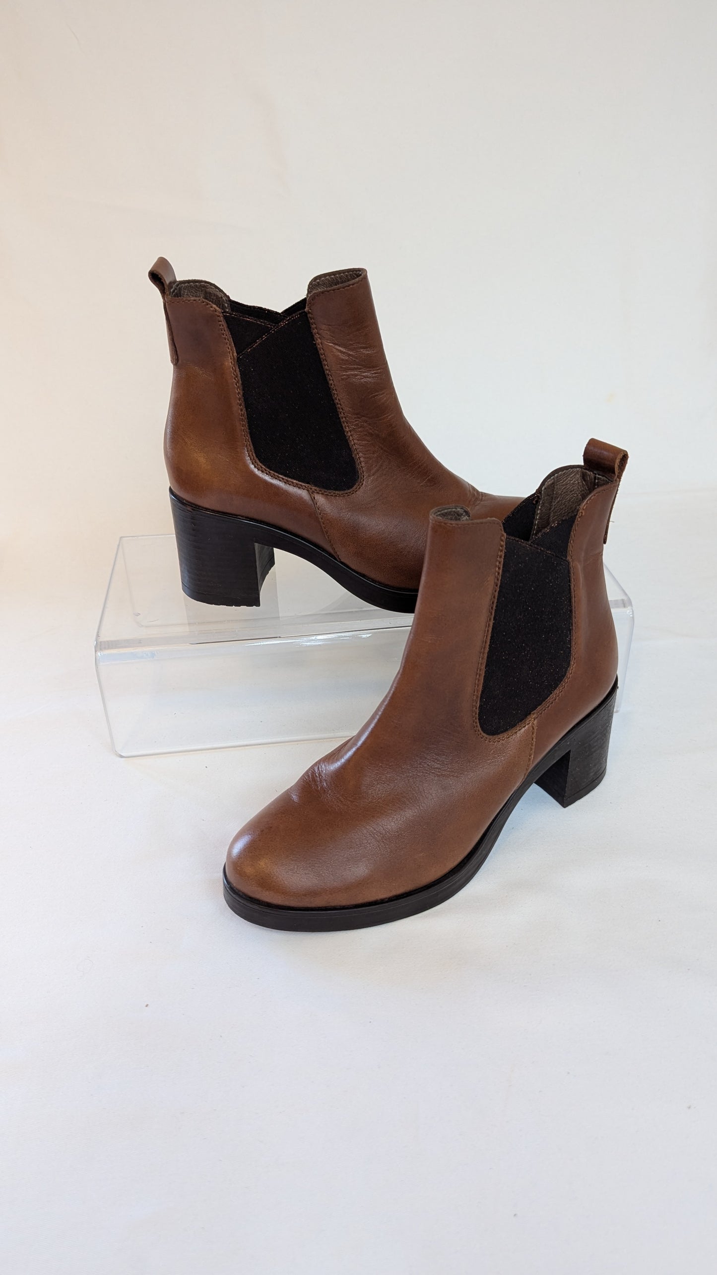 Wonders Leather Chelsea Boots Size 36