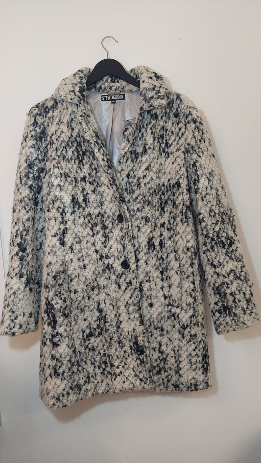 Steve Madenn, Coat
