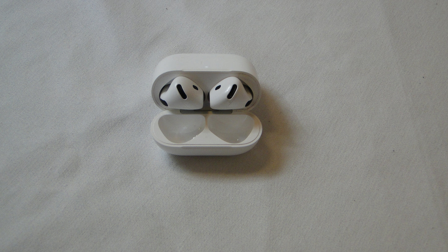 Apple Airpods 4th Generation