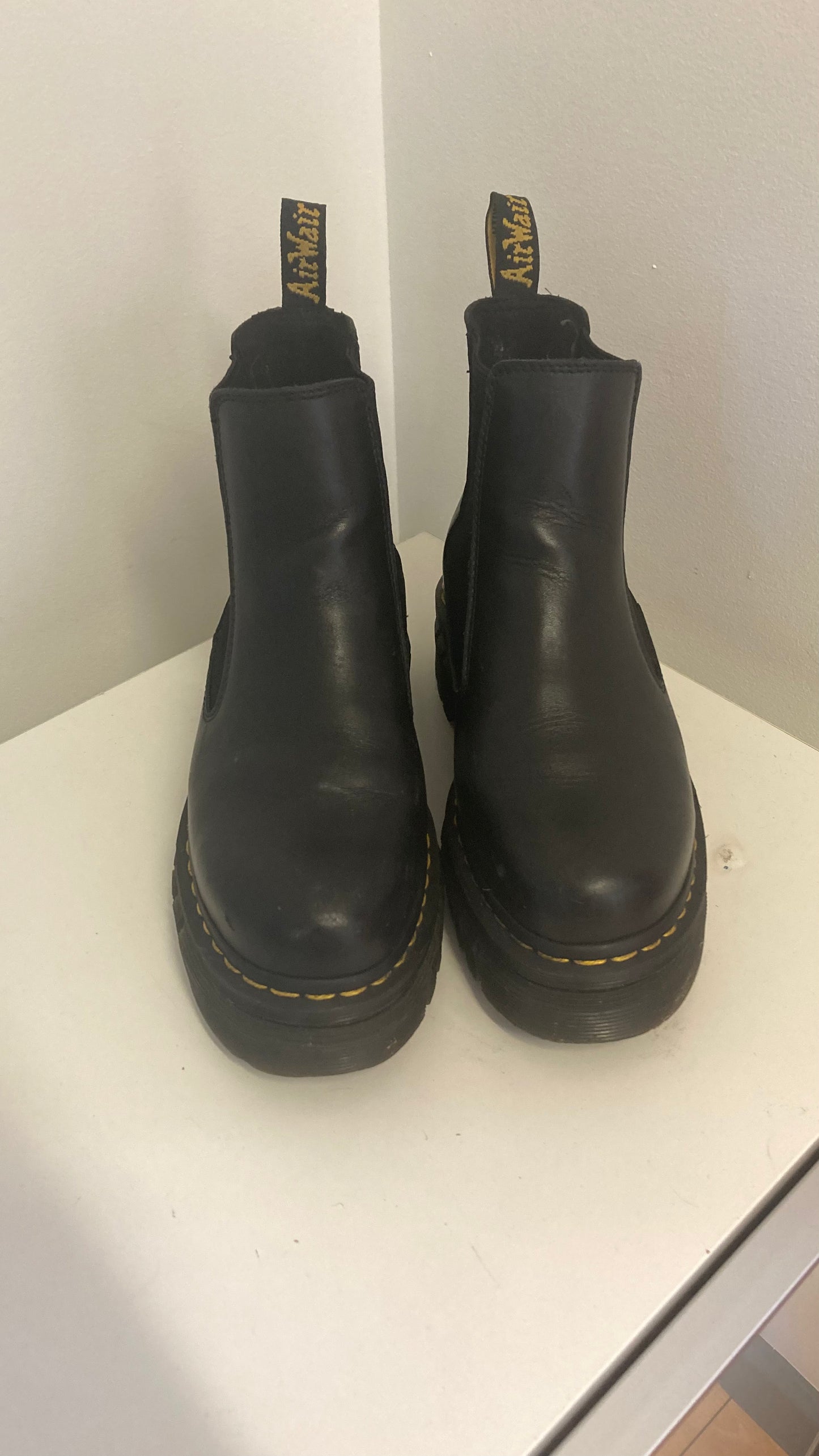 Platform Dr. Martens Chelsea Boots