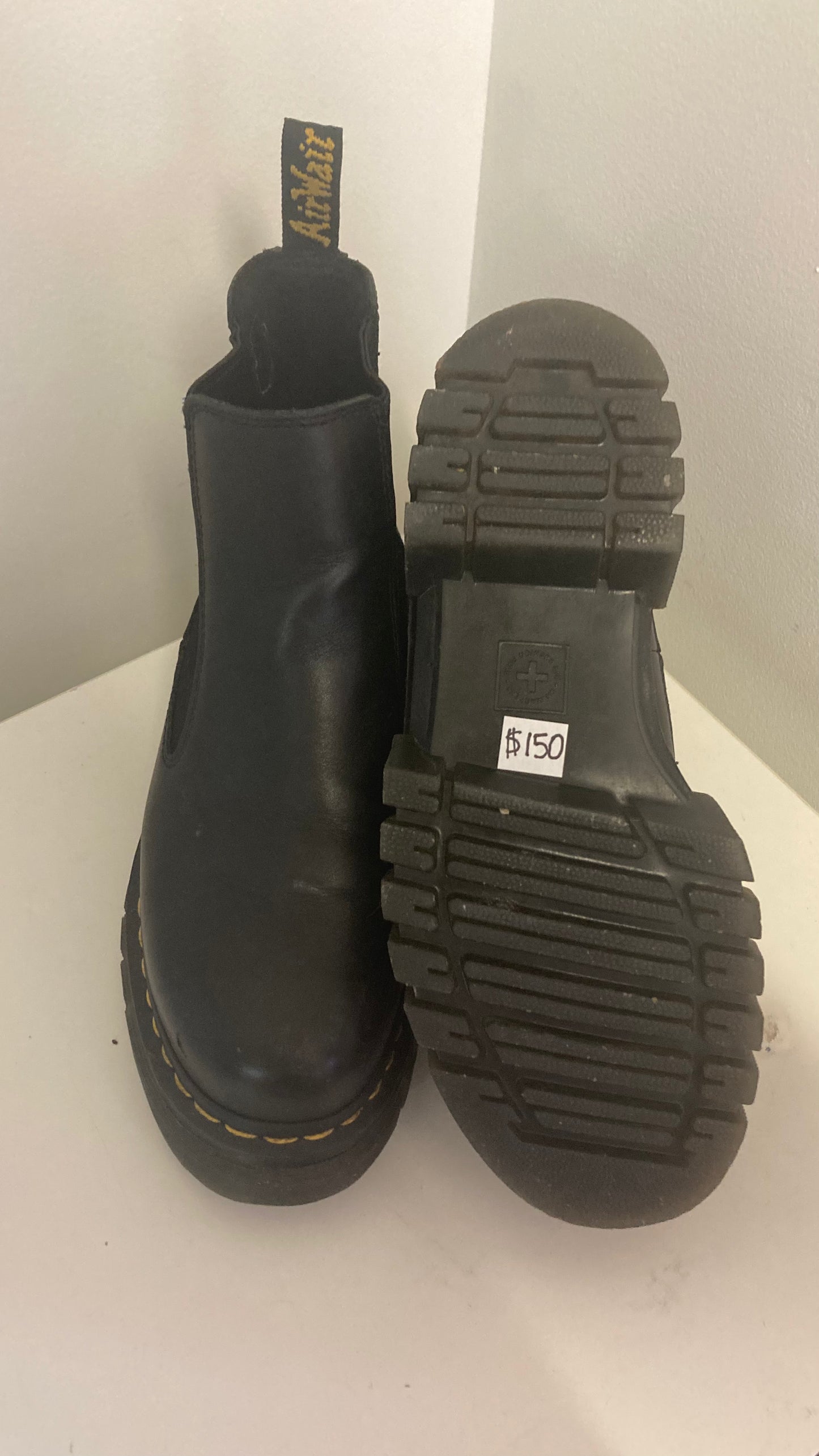 Platform Dr. Martens Chelsea Boots
