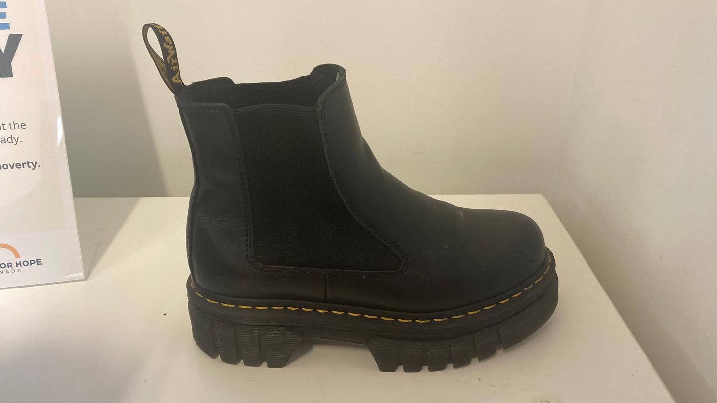 Platform Dr. Martens Chelsea Boots