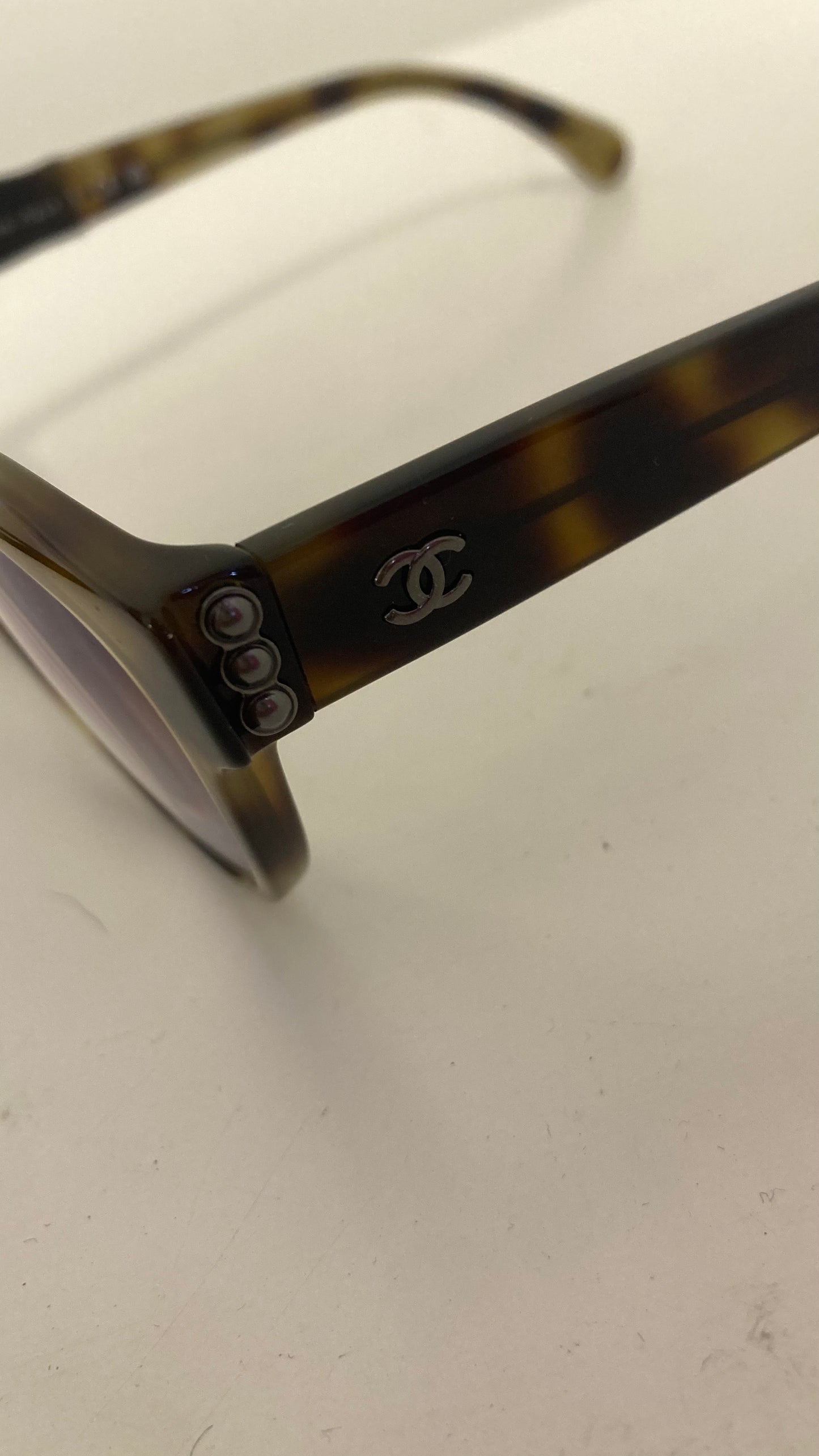 Tortoise Shell Glasses and Case