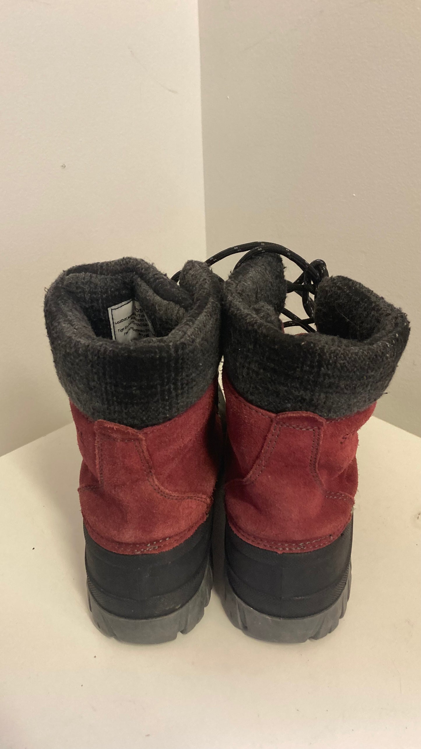 Red Snowboots