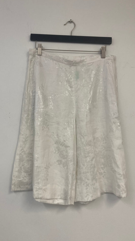 100% Linen Flowy Shorts With Metallic Detailing