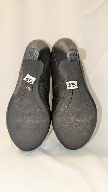 Bivel black leather heels