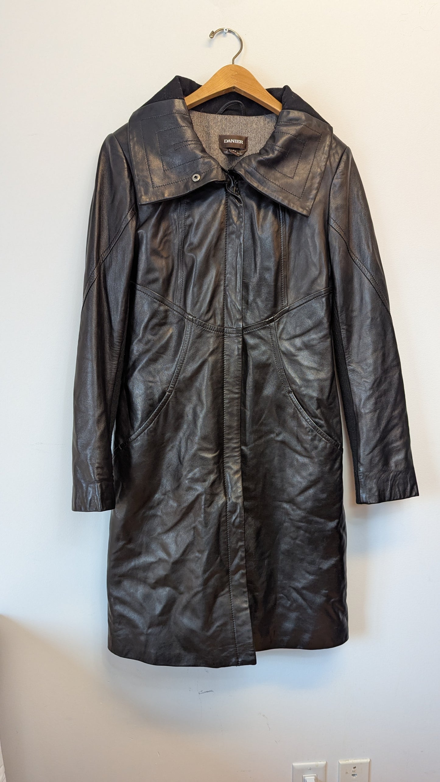 Danier Italian Leather Trench Coat - Size Small