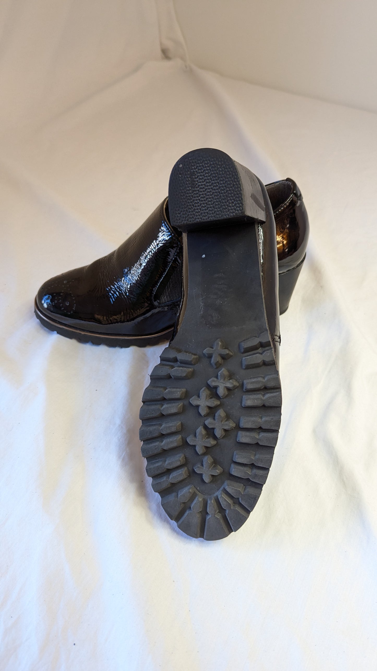SOFTWAVES Black Patent Leather Chunky Loafers