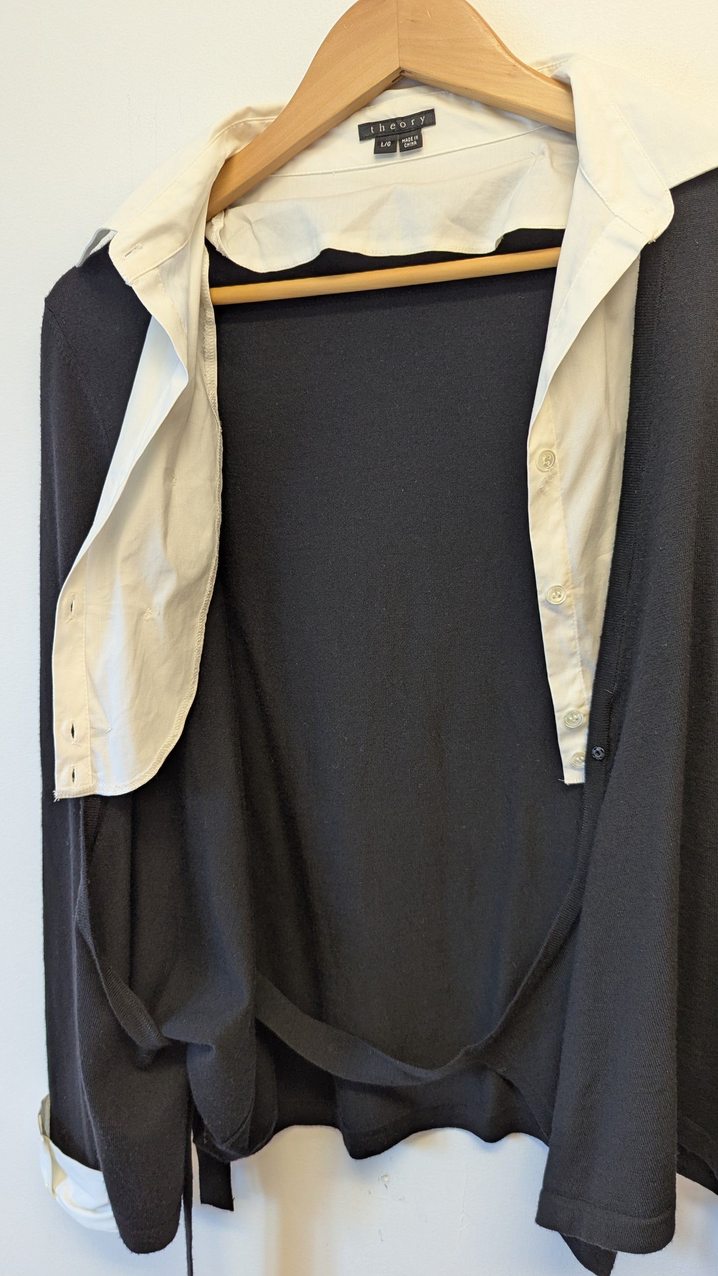 Theory black white faux shirt wrap top L/G