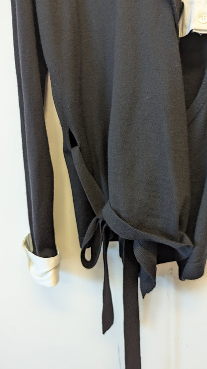 Theory black white faux shirt wrap top L/G