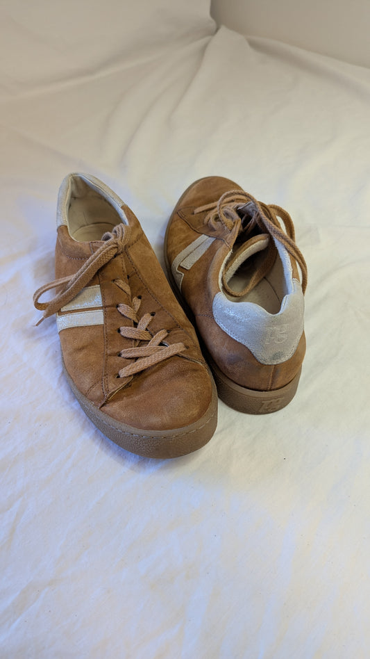 Paul Green Brown Suede Sneakers