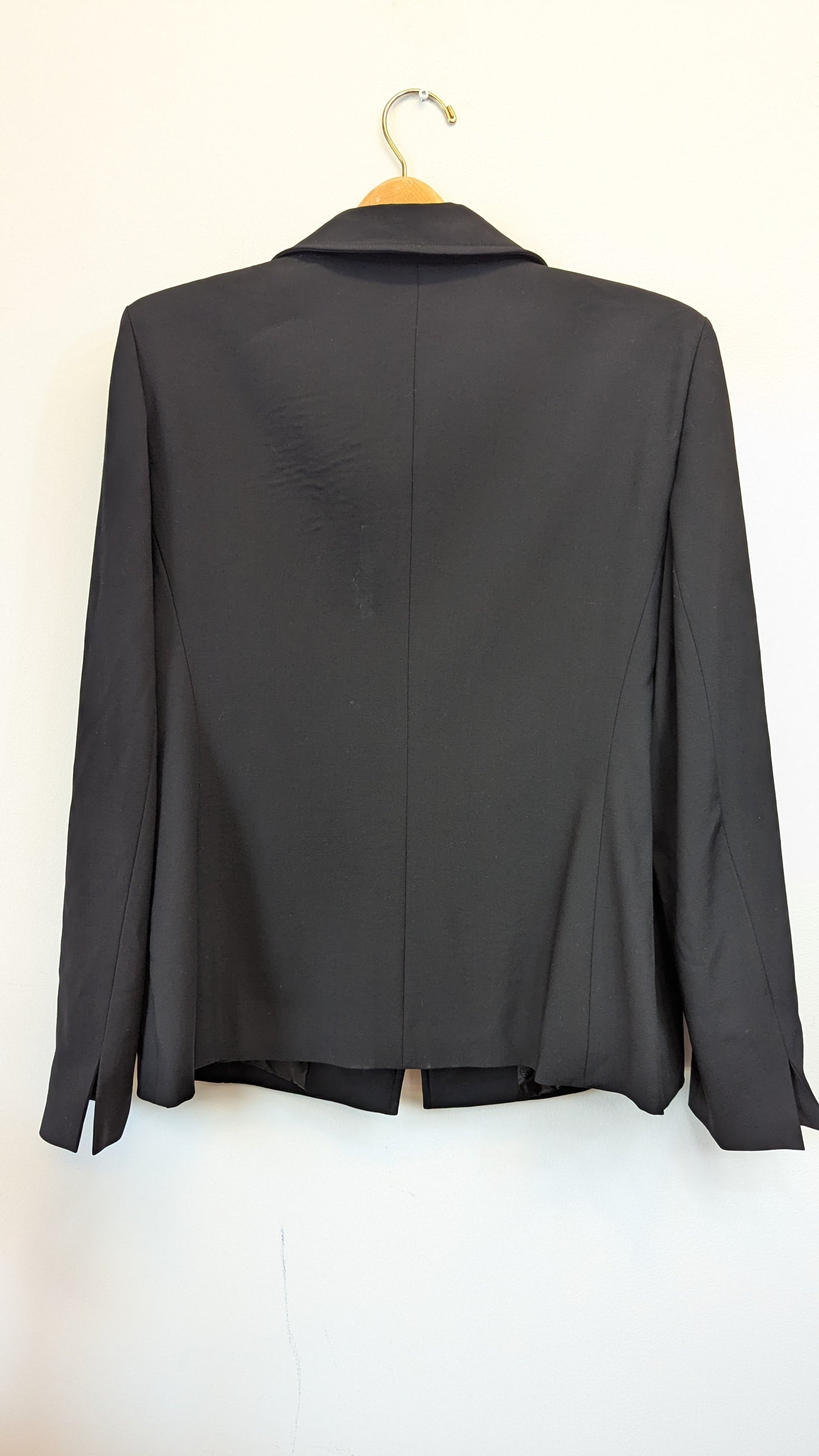 Féraud Black Blazer French size 48 and German size 46.