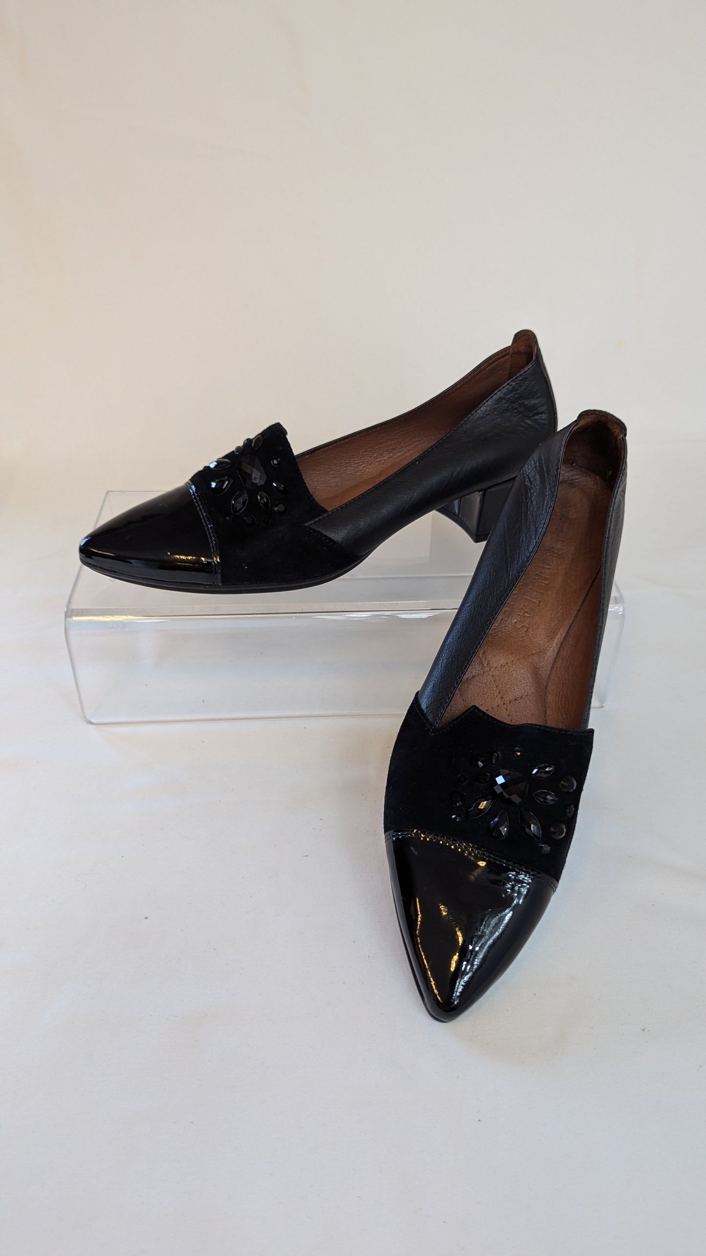 Hispanitas Black Leather and Suede Pointed Toe Pumps Size 41