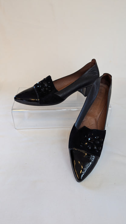 Hispanitas Black Leather and Suede Pointed Toe Pumps Size 41