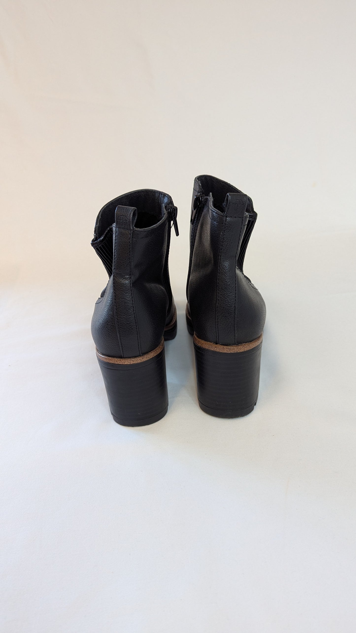 Naturalizer Black Leather Ankle Boots Size 9.5