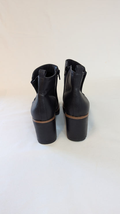 Naturalizer Black Leather Ankle Boots Size 9.5