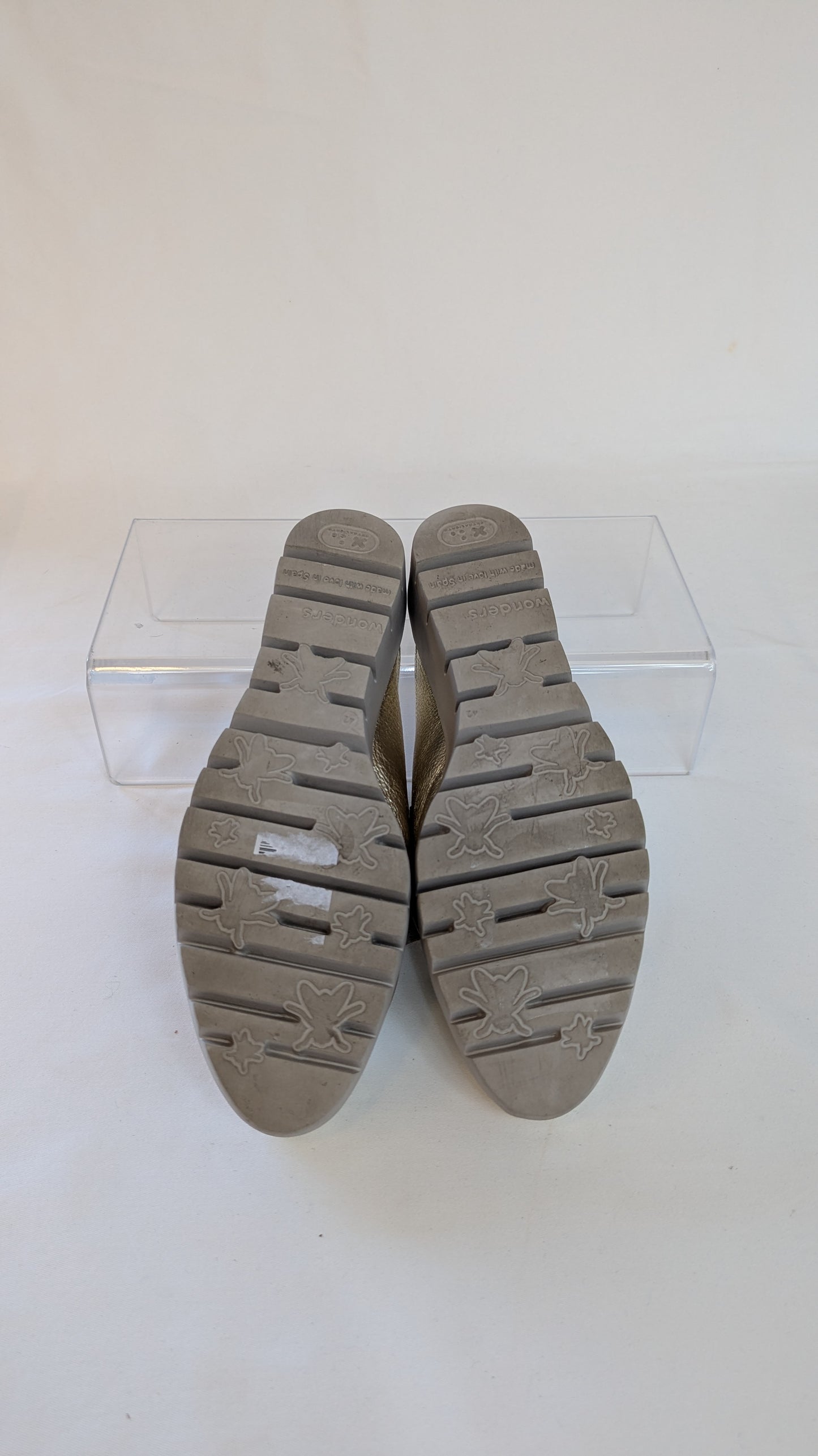 Wondersfly MemoryGel Gold Leather Mules