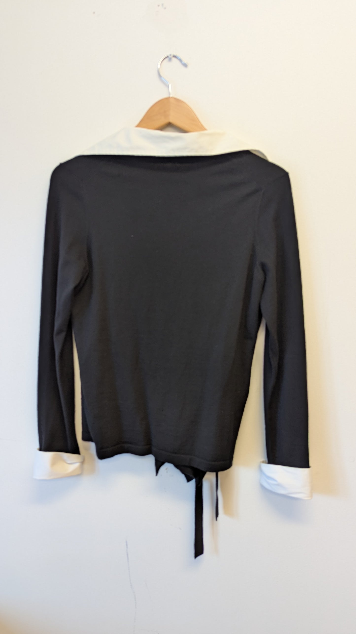 Theory black white faux shirt wrap top L/G
