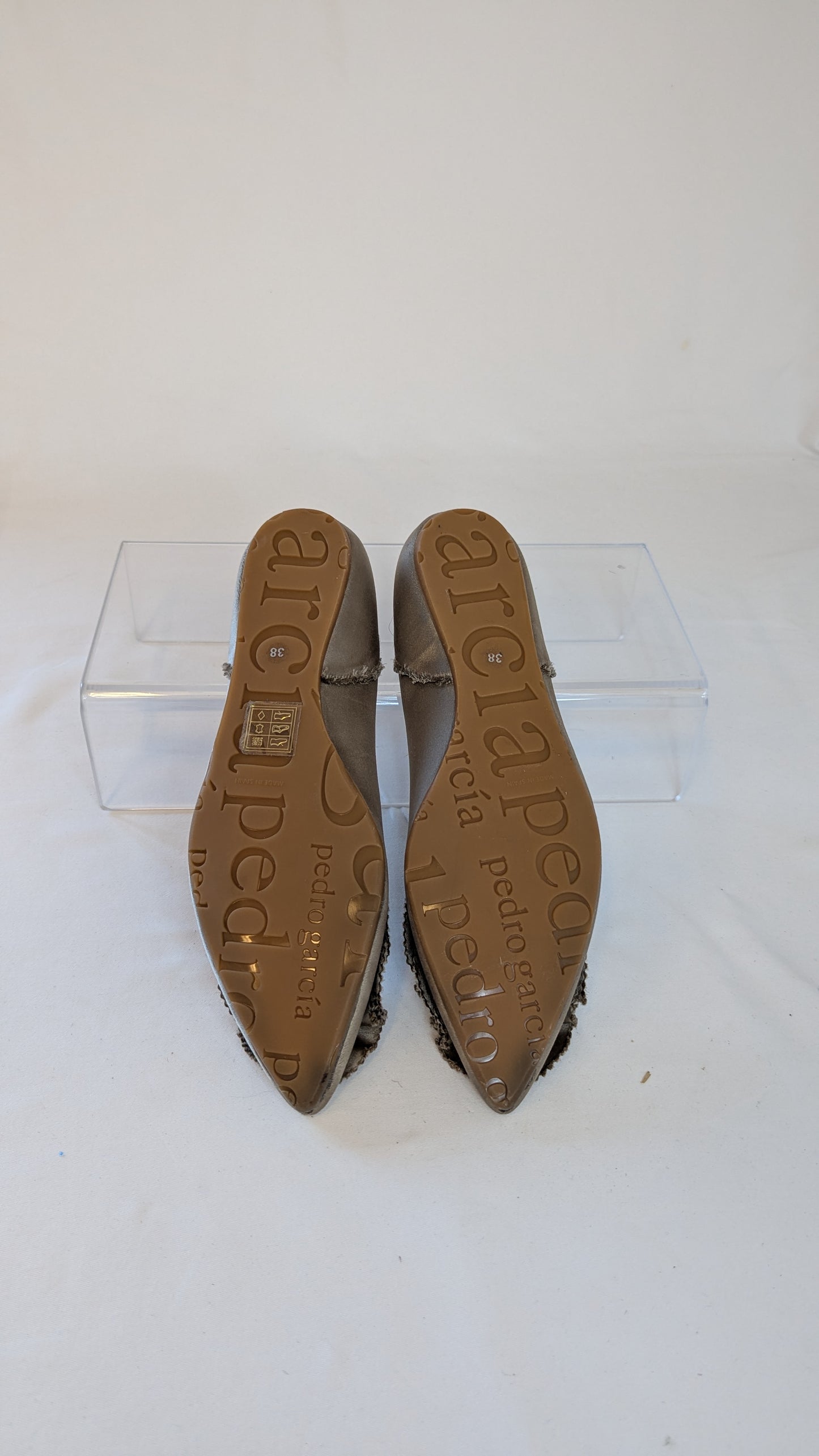 Pedro Garcia Pointed Toe Ruffle Flats Size 38