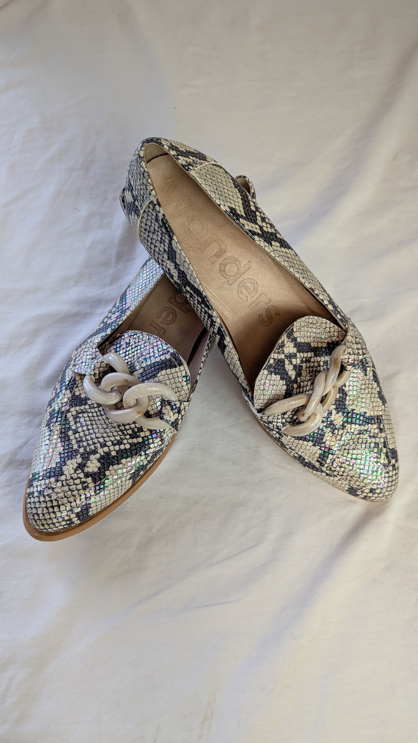 Wonders Iridescent Snakeskin Chain Loafers Flats Size 41