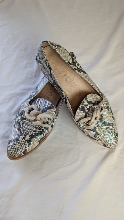 Wonders Iridescent Snakeskin Chain Loafers Flats Size 41